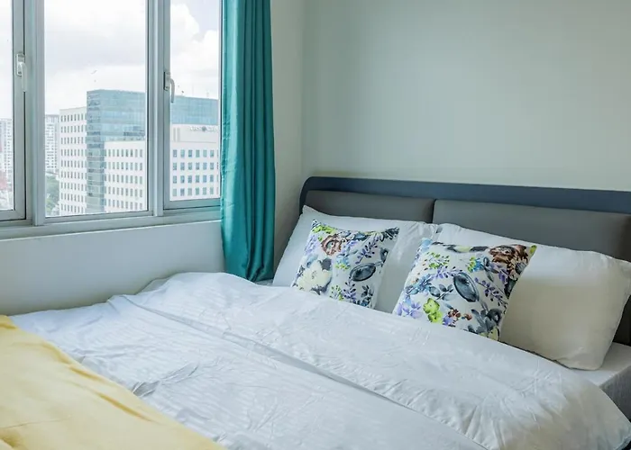 Mplace South Triangle Staycation By Dahlia With Netflix And Ps4 * Manila